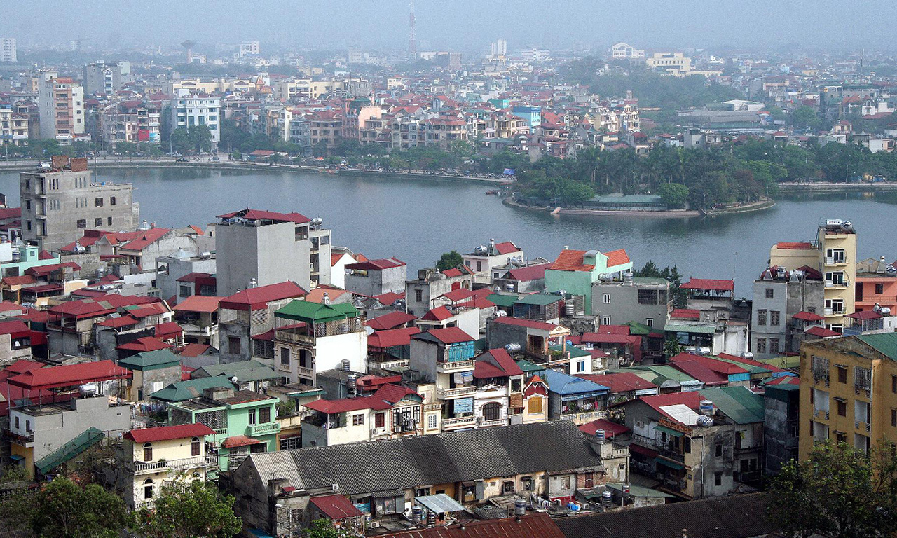 През 2015 година властите на Виетнам внесоха законодателни промени, благодарение на които имоти във Виетнам могат да купуват чуждестранни клиенти.