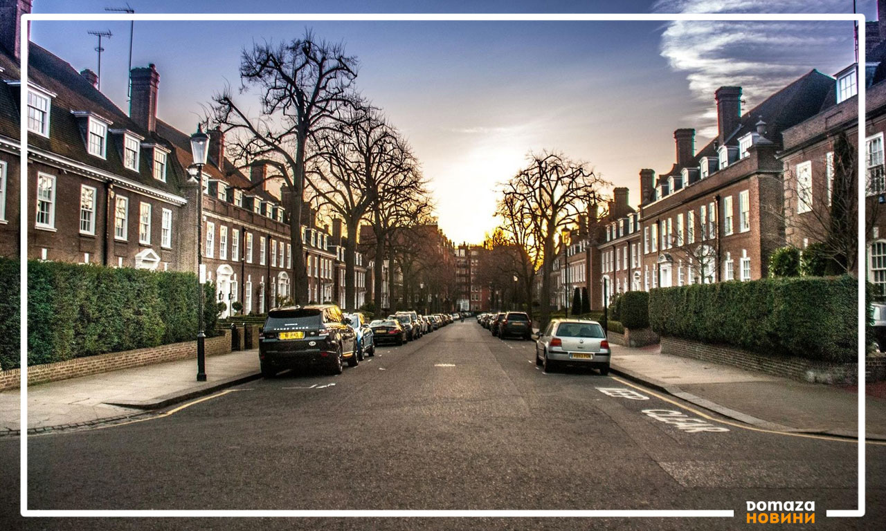 Дългоочакваното забавяне на цените на пазара на недвижими имоти във Великобритания започна.